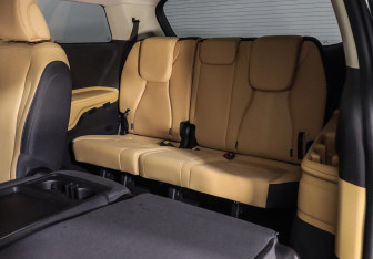 Подержанный автомобиль Kia Carnival 2022 года (14 фото)