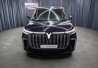 Подержанный автомобиль Voyah Dream 2023 года (2 фото)