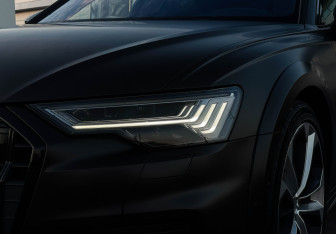 Подержанный автомобиль Audi A6 allroad 2021 года (26 фото)