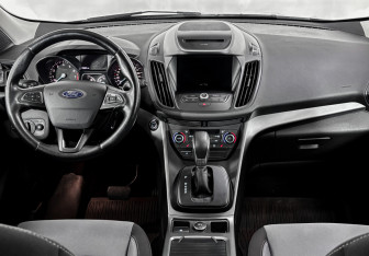 Подержанный автомобиль Ford Kuga 2017 года (17 фото)