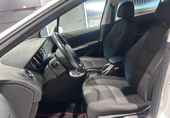 Подержанный автомобиль Peugeot 408 2014 года (7 фото)