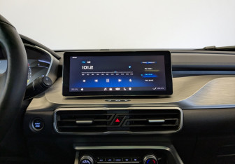 Подержанный автомобиль Geely Coolray 2023 года (15 фото)