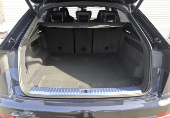 Новый Audi Q8 2025 (8 фото)