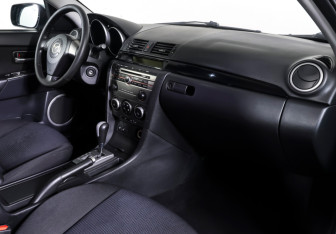 Подержанный автомобиль Mazda 3 Sedan 2006 года (10 фото)