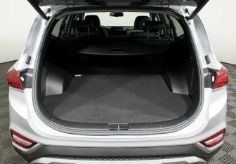 Подержанный автомобиль Hyundai Santa Fe 2019 года (18 фото)