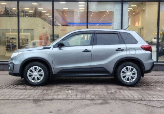 Подержанный автомобиль Suzuki Vitara 2021 года (5 фото)