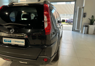 Подержанный автомобиль Nissan X-Trail 2013 года (9 фото)