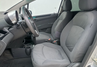 Подержанный автомобиль Chevrolet Spark 2013 года (10 фото)