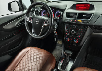 Подержанный автомобиль Opel Mokka 2013 года (10 фото)