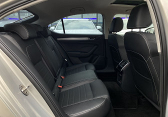 Подержанный автомобиль Skoda Superb Liftback 2019 года (24 фото)