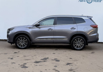 Подержанный автомобиль Chery Tiggo 8 Pro Max 2023 года (8 фото)