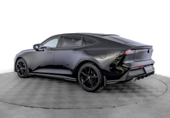 Подержанный автомобиль Changan UNI-V 2023 года (7 фото)