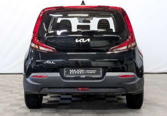 Подержанный автомобиль Kia Soul 2022 года (6 фото)