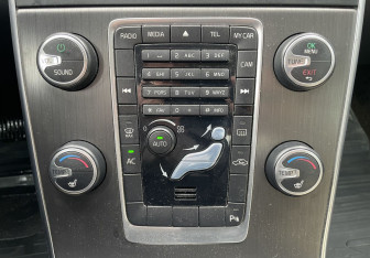Подержанный автомобиль Volvo S60 2010 года (17 фото)