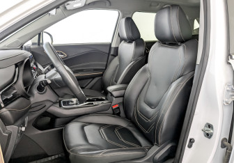 Подержанный автомобиль Москвич 3е 2023 года (20 фото)