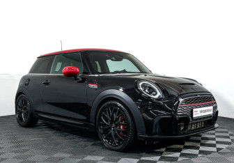 Подержанный автомобиль MINI Hatch 2021 года (3 фото)