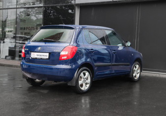 Подержанный автомобиль Skoda Fabia Hatchback 2013 года (4 фото)