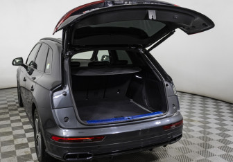 Подержанный автомобиль Audi SQ5 2020 года (21 фото)