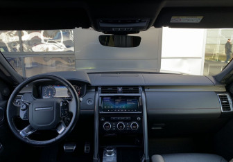 Подержанный автомобиль Land Rover Discovery 2019 года (17 фото)