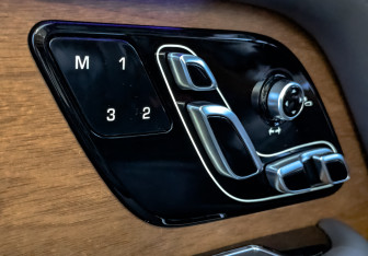 Подержанный автомобиль Land Rover Range Rover 2021 года (25 фото)