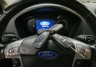 Подержанный автомобиль Ford Mondeo Sedan 2013 года (16 фото)