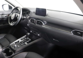 Подержанный автомобиль Mazda CX-5 2020 года (6 фото)
