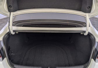 Подержанный автомобиль Hyundai Elantra Sedan 2021 года (10 фото)