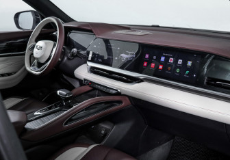 Подержанный автомобиль Geely Monjaro 2023 года (9 фото)