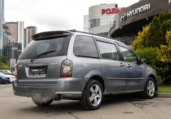 Подержанный автомобиль Mazda MPV 2004 года (4 фото)