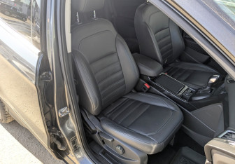 Подержанный автомобиль Ford Kuga 2017 года (23 фото)