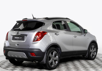 Подержанный автомобиль Opel Mokka 2013 года (4 фото)