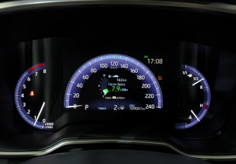 Подержанный автомобиль Toyota Corolla Sedan 2019 года (16 фото)