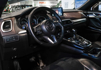 Подержанный автомобиль Mazda CX-9 2017 года (15 фото)