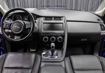 Подержанный автомобиль Jaguar E-Pace 2018 года (13 фото)