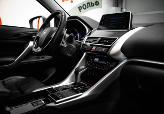 Подержанный автомобиль Mitsubishi Eclipse Cross 2018 года (25 фото)