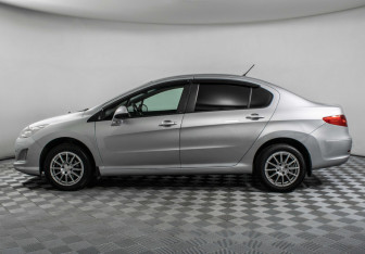 Подержанный автомобиль Peugeot 408 2013 года (8 фото)
