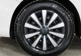 Подержанный автомобиль Skoda Fabia Hatchback 2011 года (18 фото)