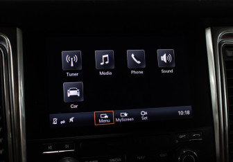 Подержанный автомобиль Porsche Macan 2017 года (19 фото)