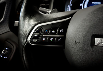 Подержанный автомобиль Haval F7 2022 года (28 фото)
