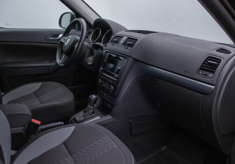 Подержанный автомобиль Skoda Yeti 2017 года (9 фото)