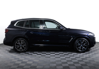 Подержанный автомобиль BMW X3 2022 года (4 фото)