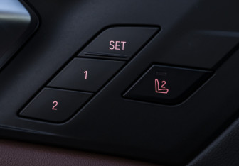 Подержанный автомобиль BMW X5 2023 года (22 фото)