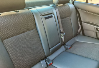 Подержанный автомобиль Opel Astra Sedan 2012 года (12 фото)