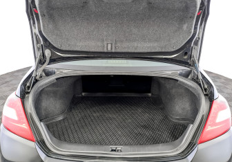 Подержанный автомобиль Nissan Teana 2011 года (10 фото)