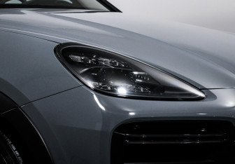 Подержанный автомобиль Porsche Cayenne 2021 года (17 фото)