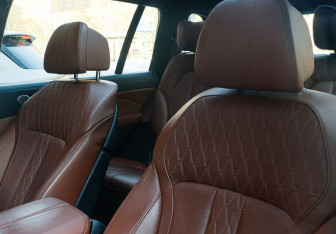 Подержанный автомобиль BMW X7 2020 года (22 фото)