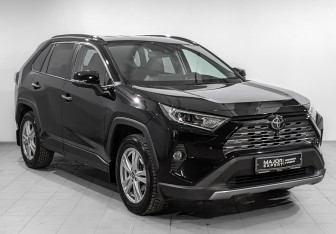 Подержанный автомобиль Toyota RAV4 2019 года (3 фото)