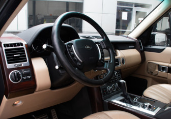 Подержанный автомобиль Land Rover Range Rover 2007 года (11 фото)