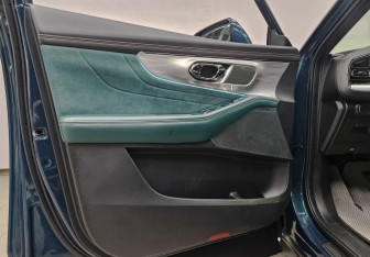 Подержанный автомобиль GAC GS8 2023 года (17 фото)