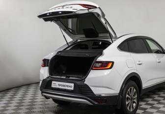 Подержанный автомобиль Renault Arkana 2020 года (15 фото)
